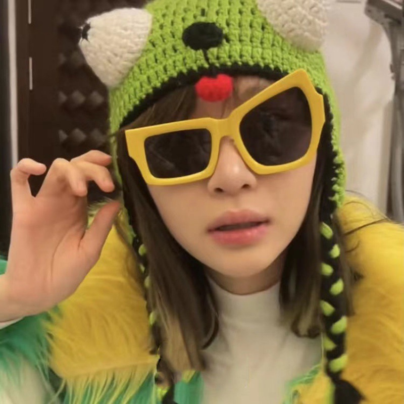 搞笑眼镜2022挑眉搞怪网红潮流拍照墨镜个性不规则大小眼嘻哈女