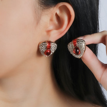 中古复古时尚红宝石耳钉跨境轻奢三角小众设计感气质耳环青岛饰品