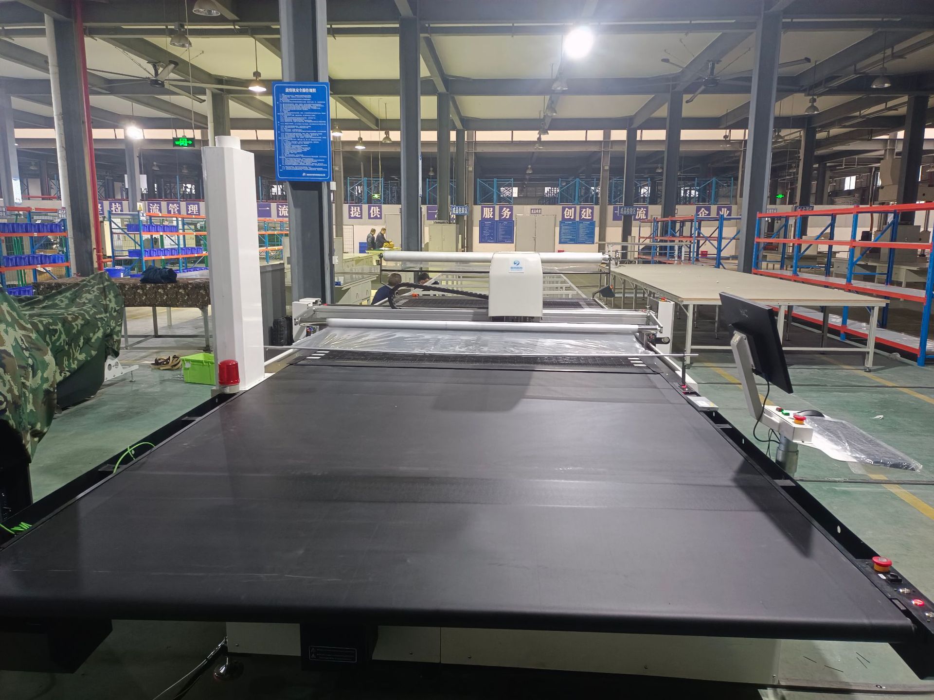 厂家全自动电脑裁剪系统 服装自动铺布机 电脑裁床服装设备