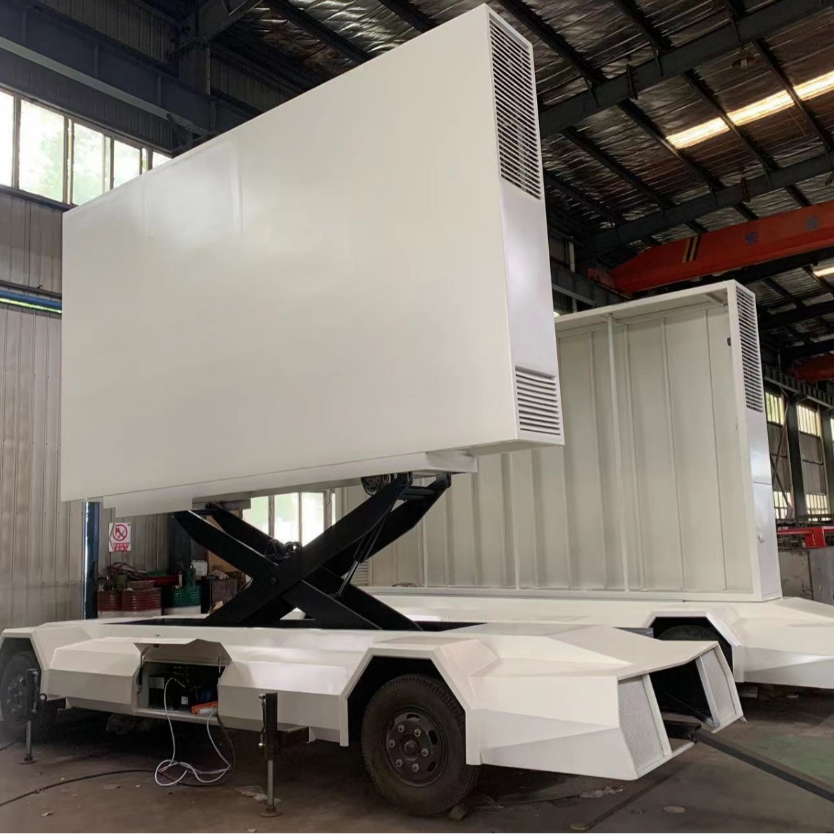 12㎡牵引式lled移动广告车 宣传车 户外移动led车载屏显示屏拖车