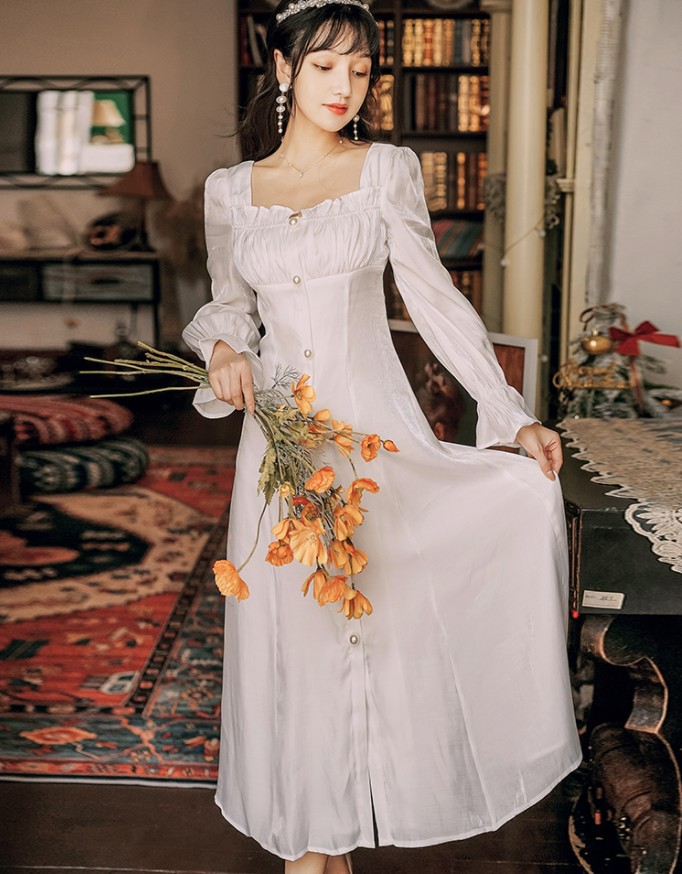 2022新款法式复古宫廷风在逃公主长裙子超仙气质缎面白色连衣裙女