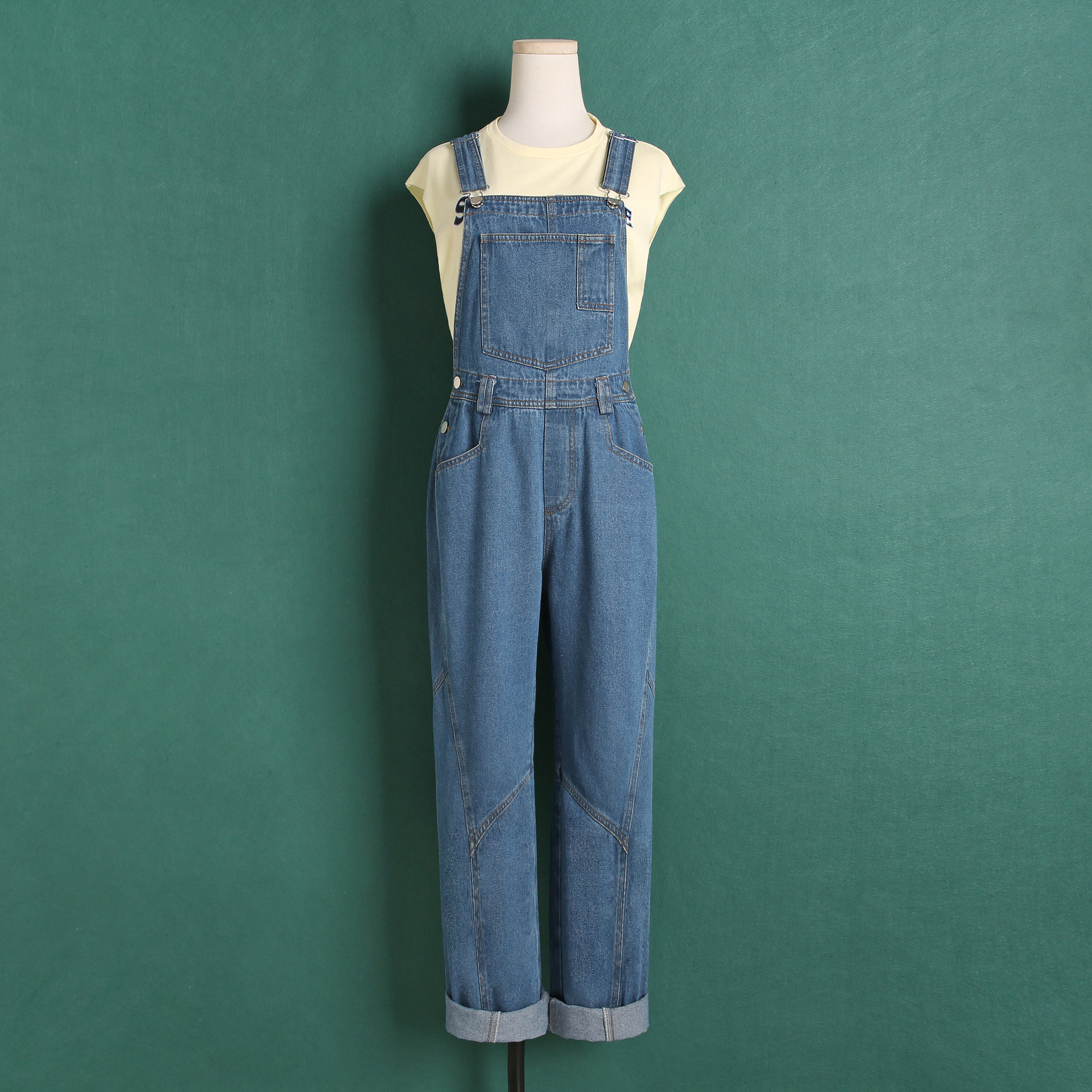 迪丽热巴欧阳娜娜同款街拍牛仔背带裤复古帅气宽松显瘦减龄直筒裤