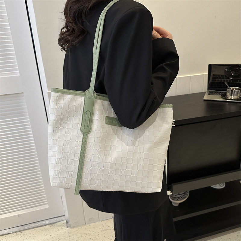 Bag 2023 New Fashion Portable Commuter Tote Women's Large Capacity Class College Students Contrast Color Underarm Shoulder Bag