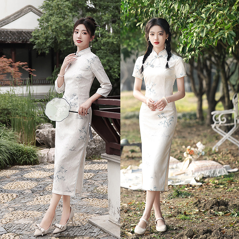 春夏新款白色旗袍年轻款气质高端清新素雅新中式竹叶印花日常旗袍