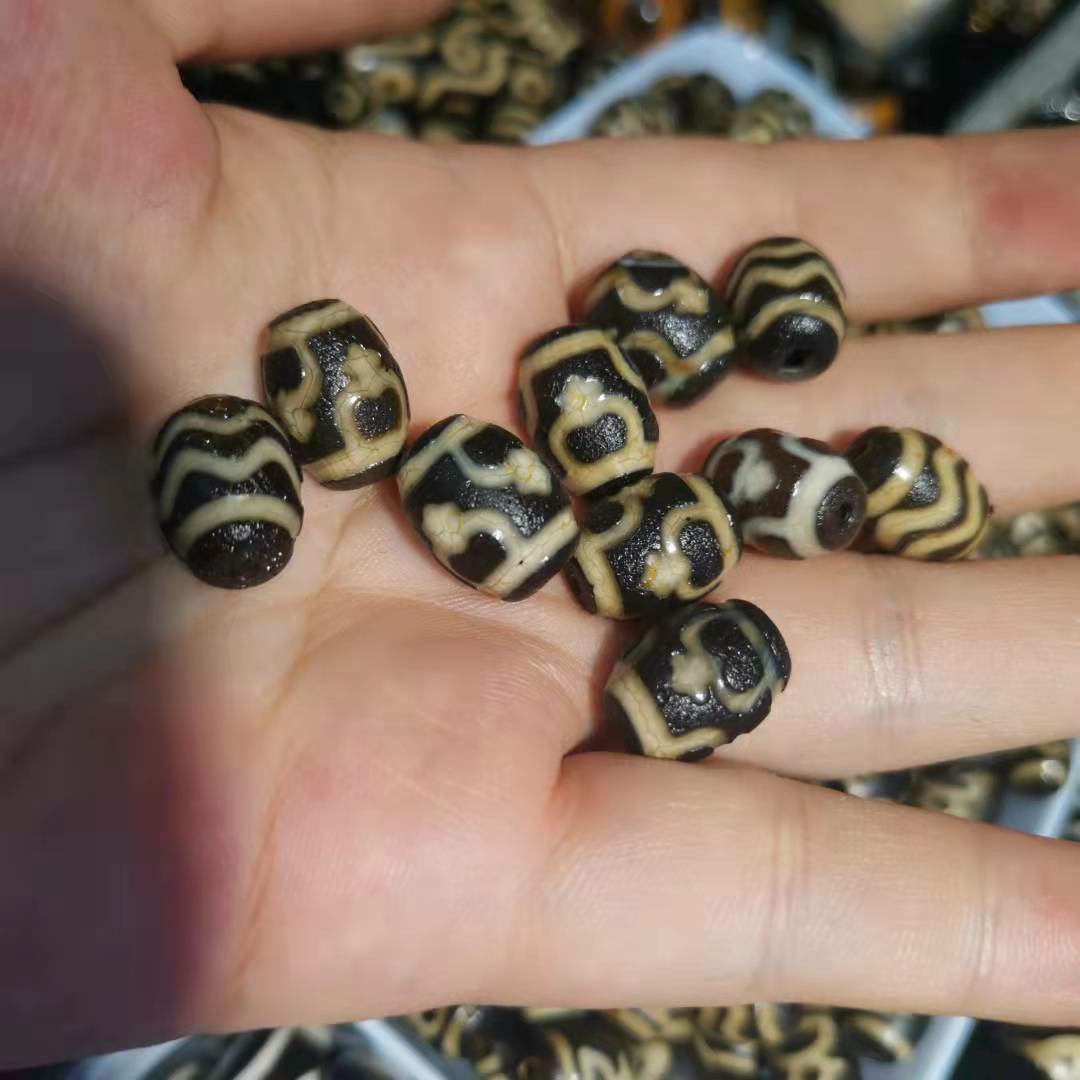 直播热推10×14mm如意财神宝瓶水纹牙黄火供米形桶珠配珠玛瑙天珠