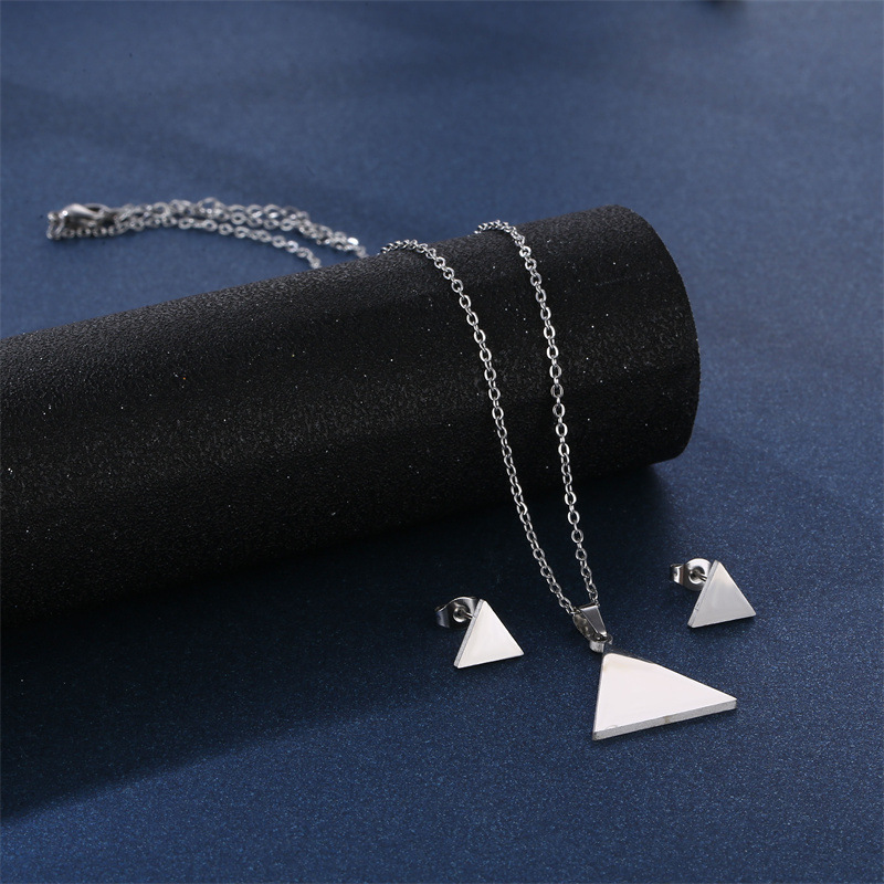 Cross-Border Stainless Steel Glossy Triangle Necklace Women's South American New Pendant Clavicle Chain Earrings Set Wholesale