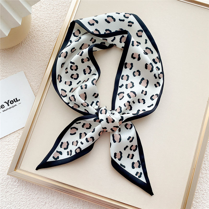 2022 Spring New Silk Scarf Wholesale Leopard Houndstooth Strawberry Ribbon Hair Band Fashion Scarf One Piece Dropshipping