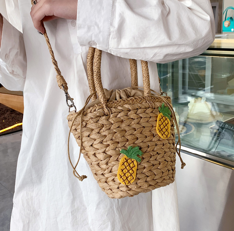 This Year's Popular Bag Women's Bag 2022 New Fashion Ins Niche Straw Portable Bucket Bag Shoulder Messenger Bag