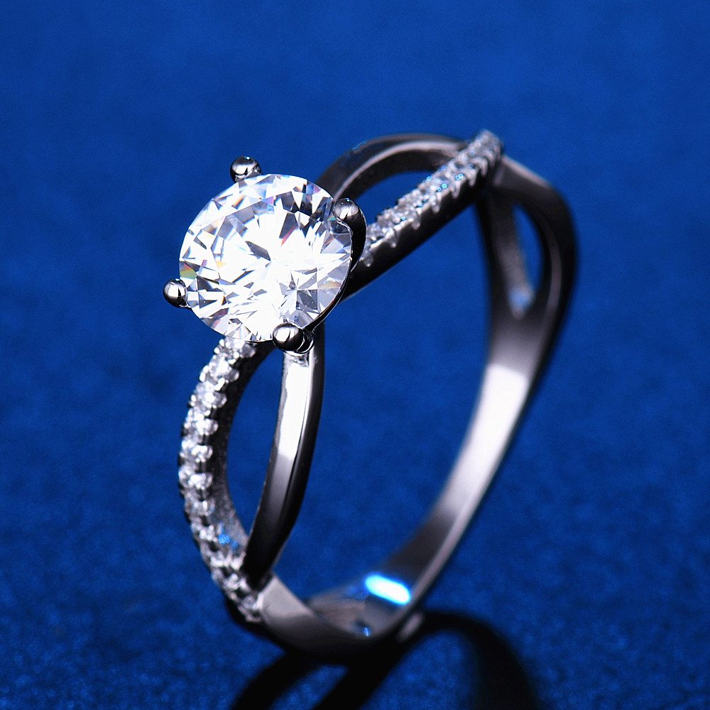 s925纯银刘诗诗同款一克拉莫桑石仿真钻交叉结婚戒指直播货源爆款