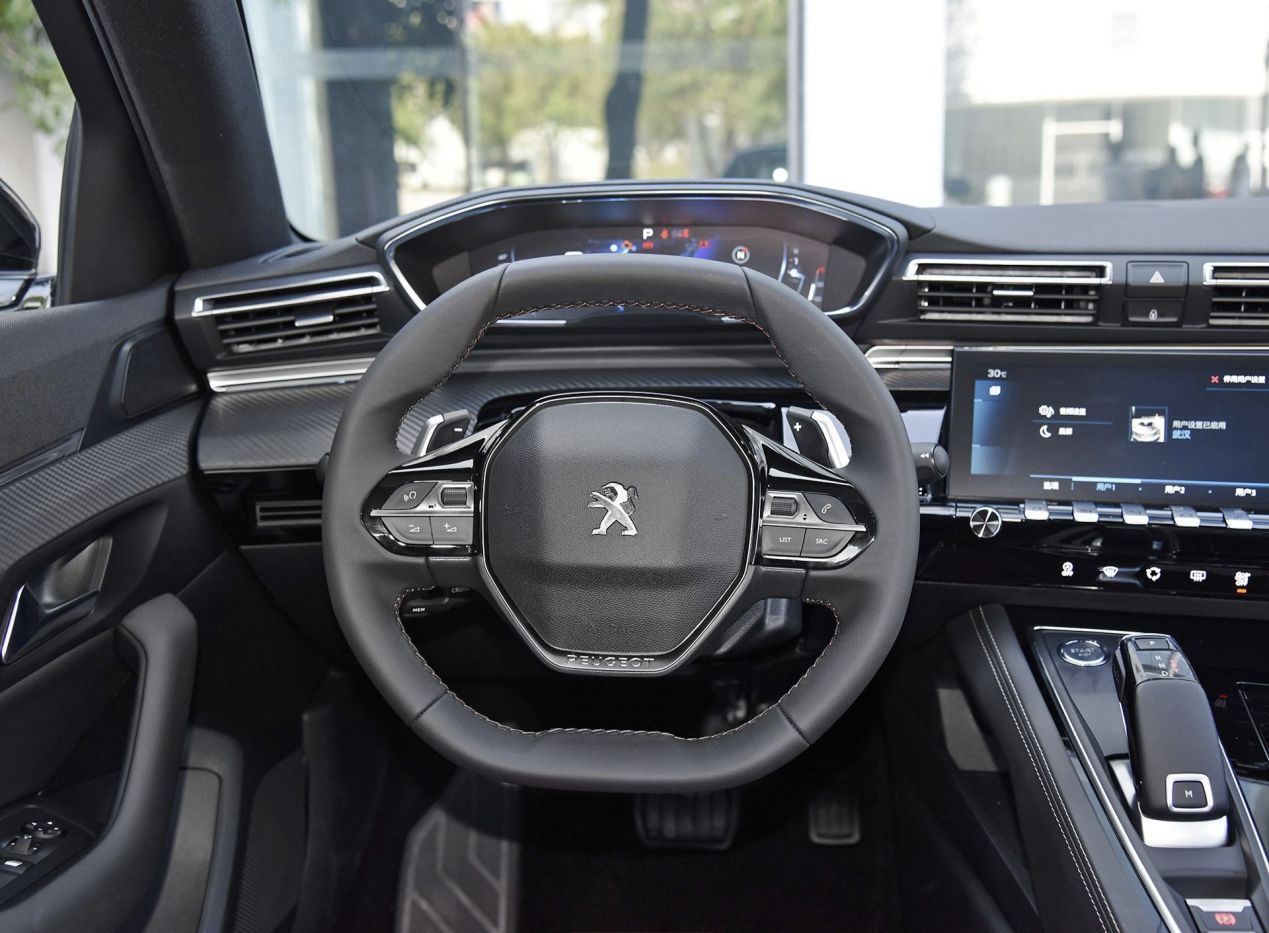 内饰质感优秀标致508l更具有科技范