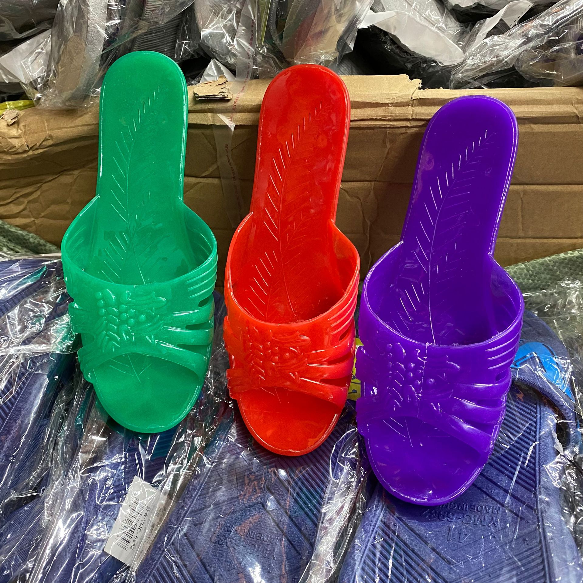 ct经典珠江联盟拖鞋 喜庆大红色菊花一体纯胶柔软速干女士妈妈鞋