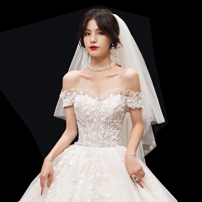 抹胸豪华拖尾婚纱