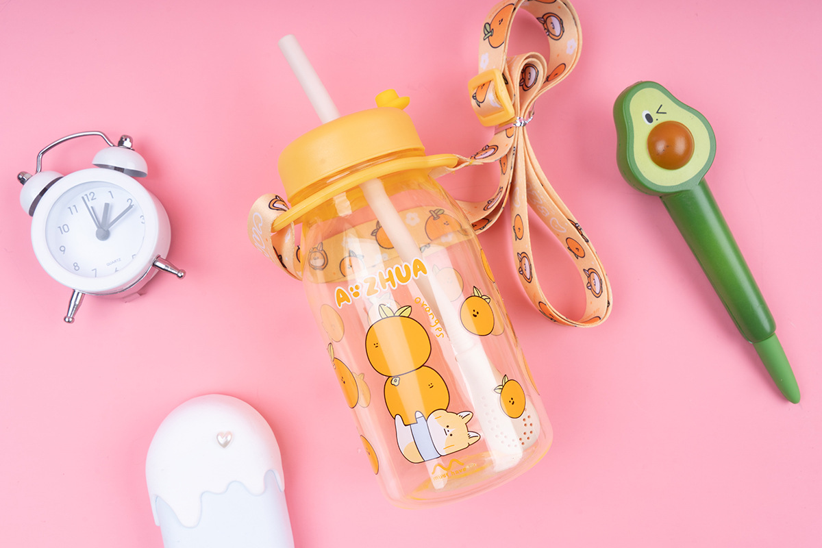 麦和 阿爪吸管杯430ml 卡通图案pp儿童吸管杯 带杯绳可斜跨
