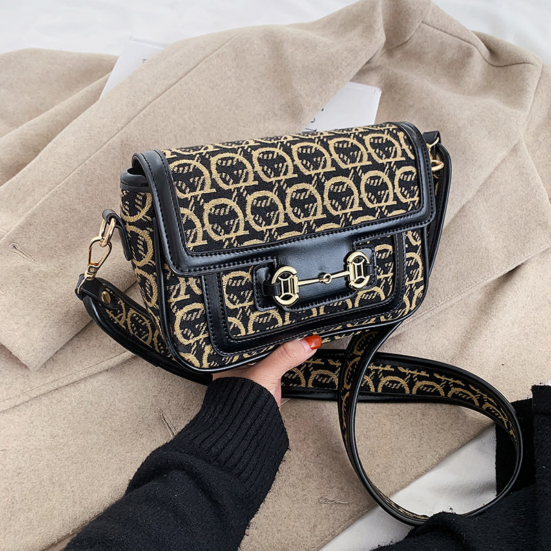 宽带包包小众设计2020秋冬新款潮百搭单肩斜挎包网红爆款小方包女