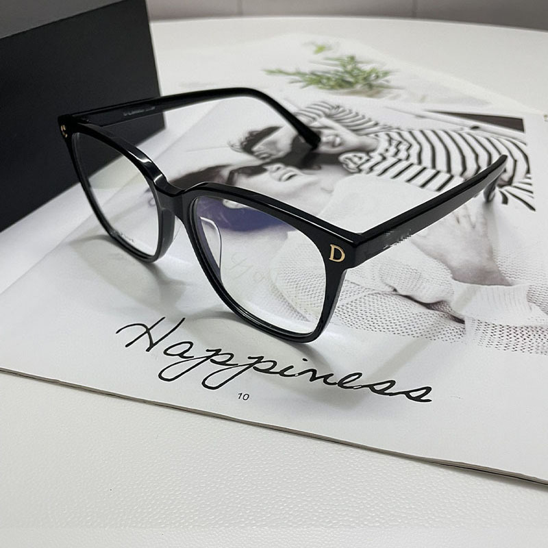 无包装,配高版本眼镜盒 图见详情页镜框颜色黑色,透明色,烟灰色,玳瑁