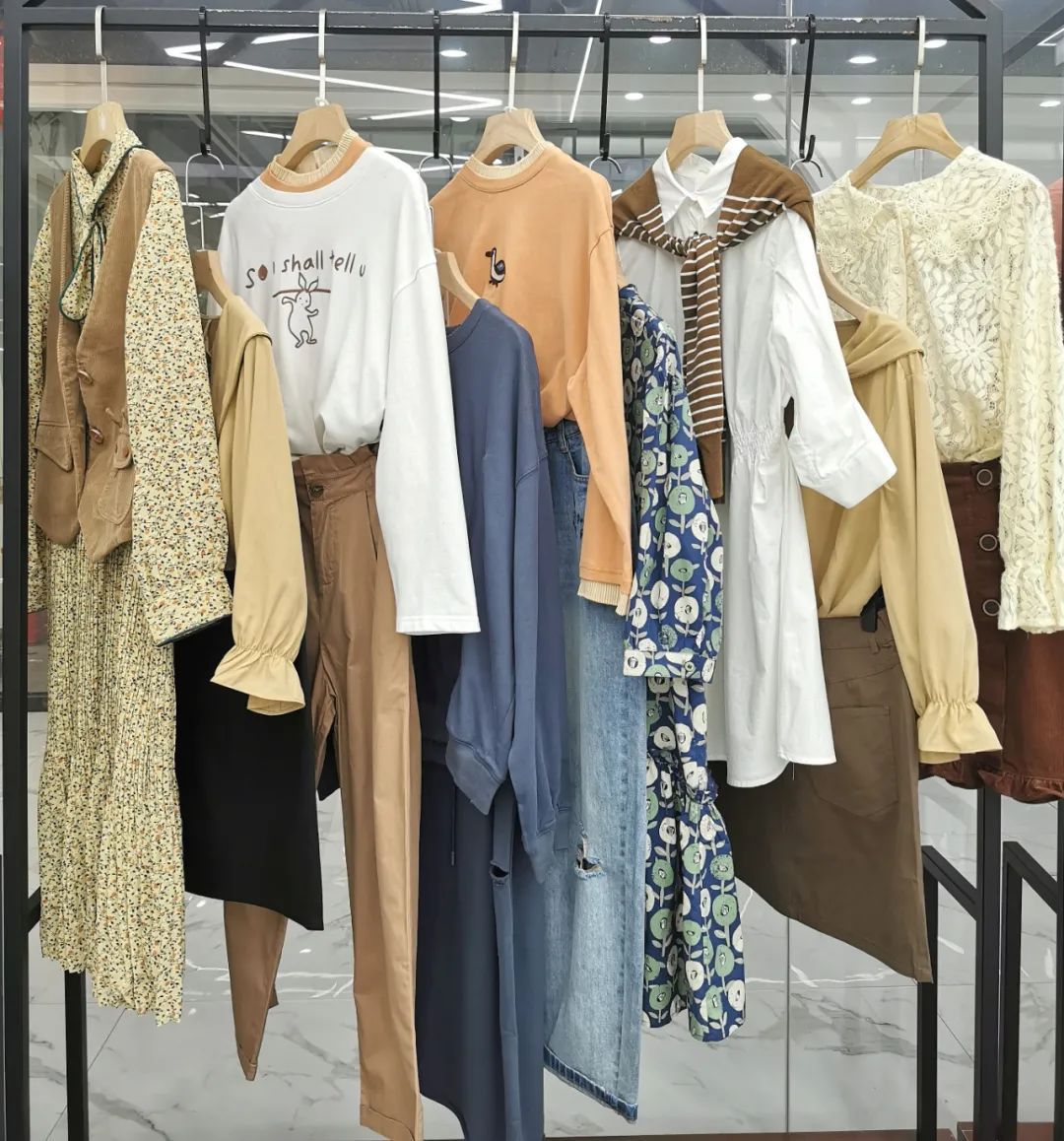 虫二小院撤柜女装外贸尾单女装正品品牌折扣女装直播货源批发清仓