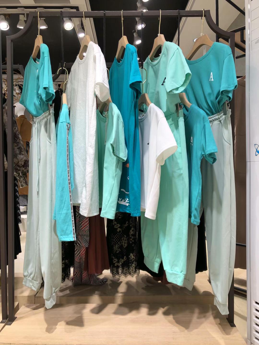 深圳高设计师品牌唤觉a牌2022春 品牌折扣女装尾货批发一手货源