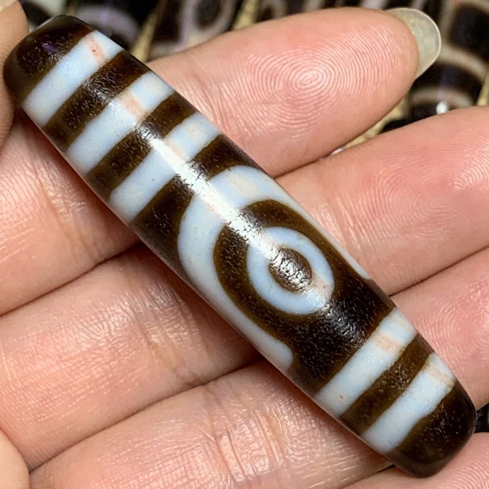 一物一图 天然玛瑙老料精品白化牙黄至纯朱砂两眼天珠锁骨款男女