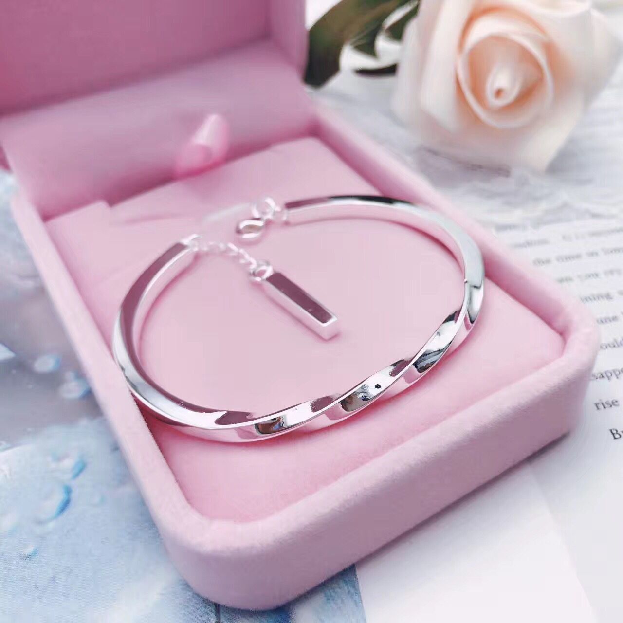 恋爱礼物银手镯999纯银女情人节手镯简约光面麻花开口细款银镯子