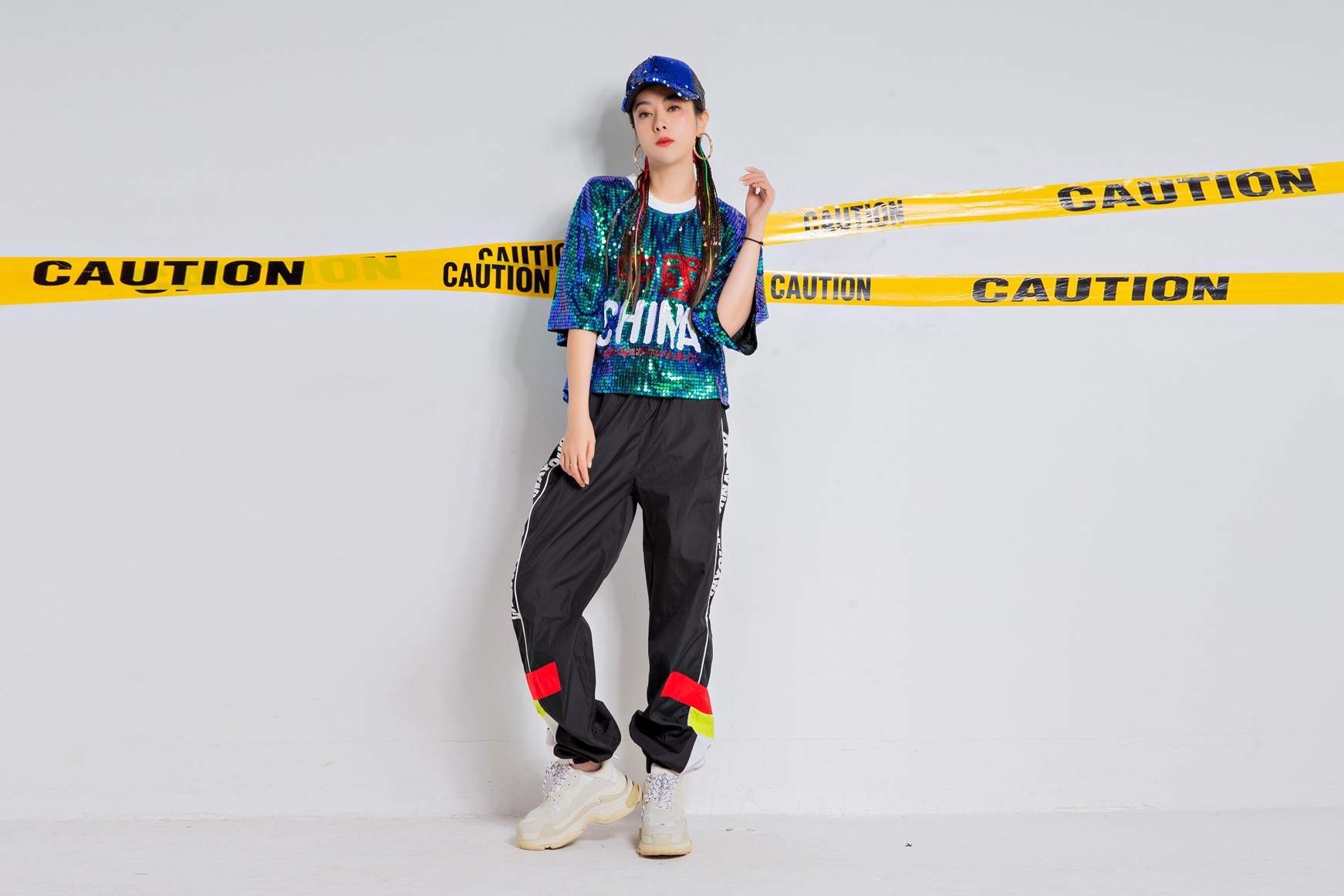 新款成人嘻哈街舞现代舞演出服爵士亮片上衣t恤舞蹈舞台表演服装