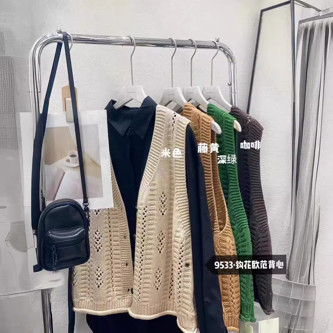 秋季韩版新款毛衣马甲女宽松休闲麻花针织背心开衫纯色棉线坎肩