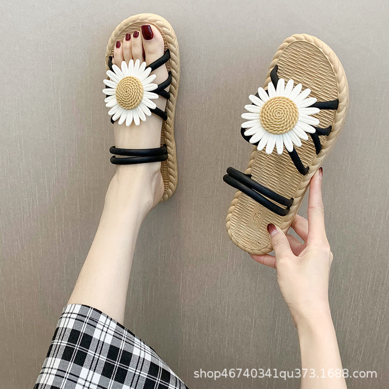 Women's Shoes Summer 2020 New Outdoor Student Korean Style Slippers Women's Fashion Fairy Style Flat Heel Two-Way Wear Sandals Women's Wholesale