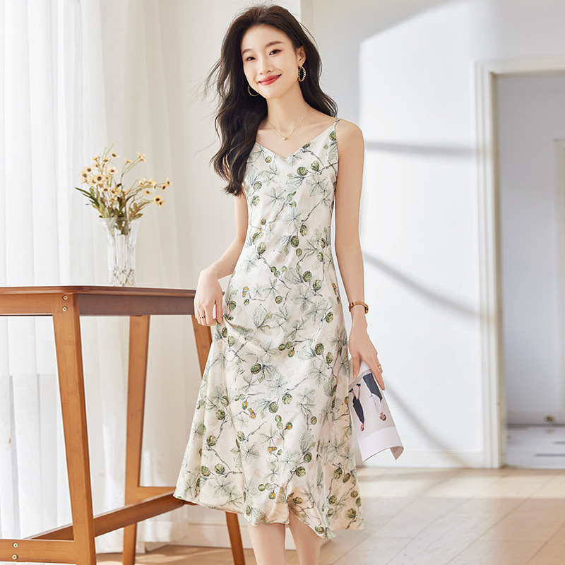 名媛气质套装连衣裙女春夏2024新款职业装西装打底内搭吊带裙时尚