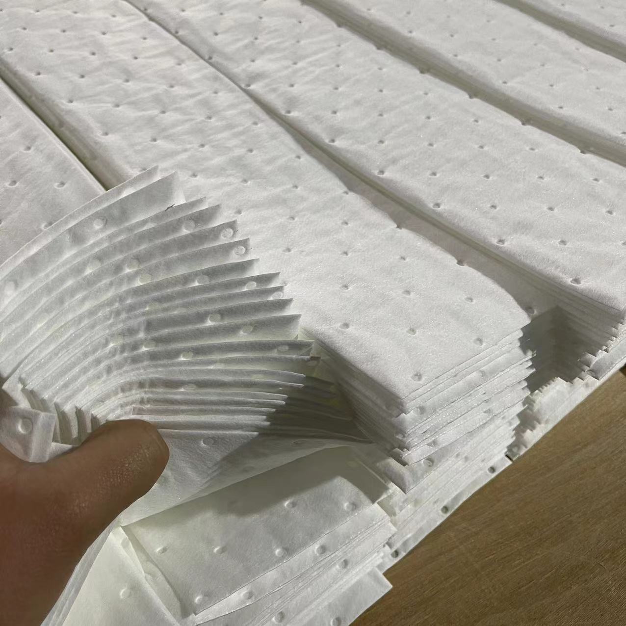 定制聚丙烯厨房吸油纸垫烟机油槽隔离垫吸油毡油烟机接油槽吸油棉