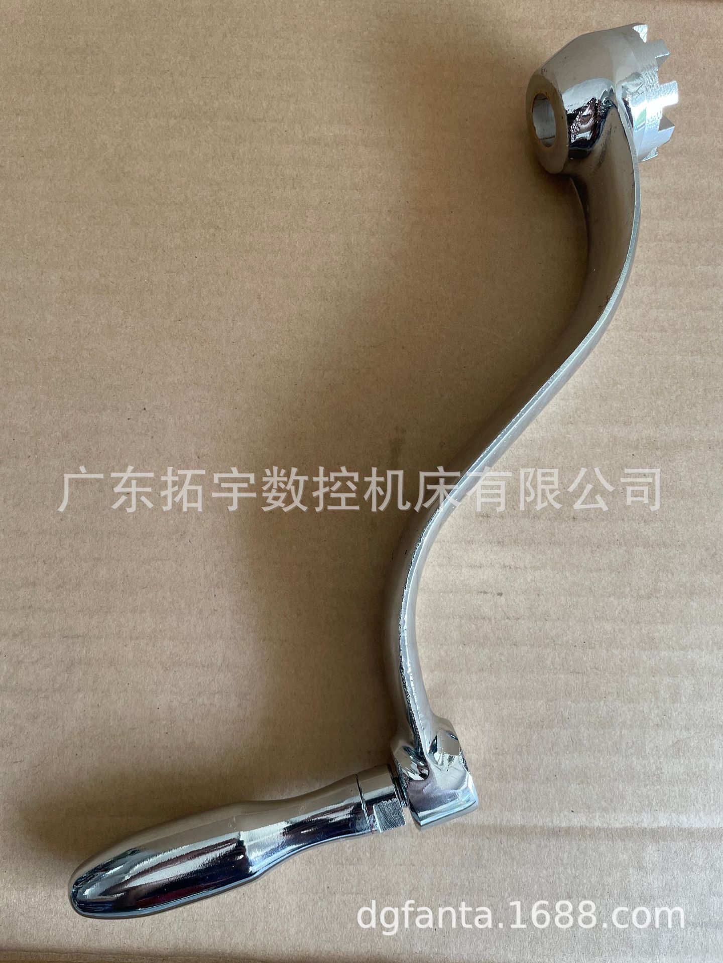 台湾立式摇臂铣床 床身零配件C83+84工作台升降曲柄上下手柄 新机