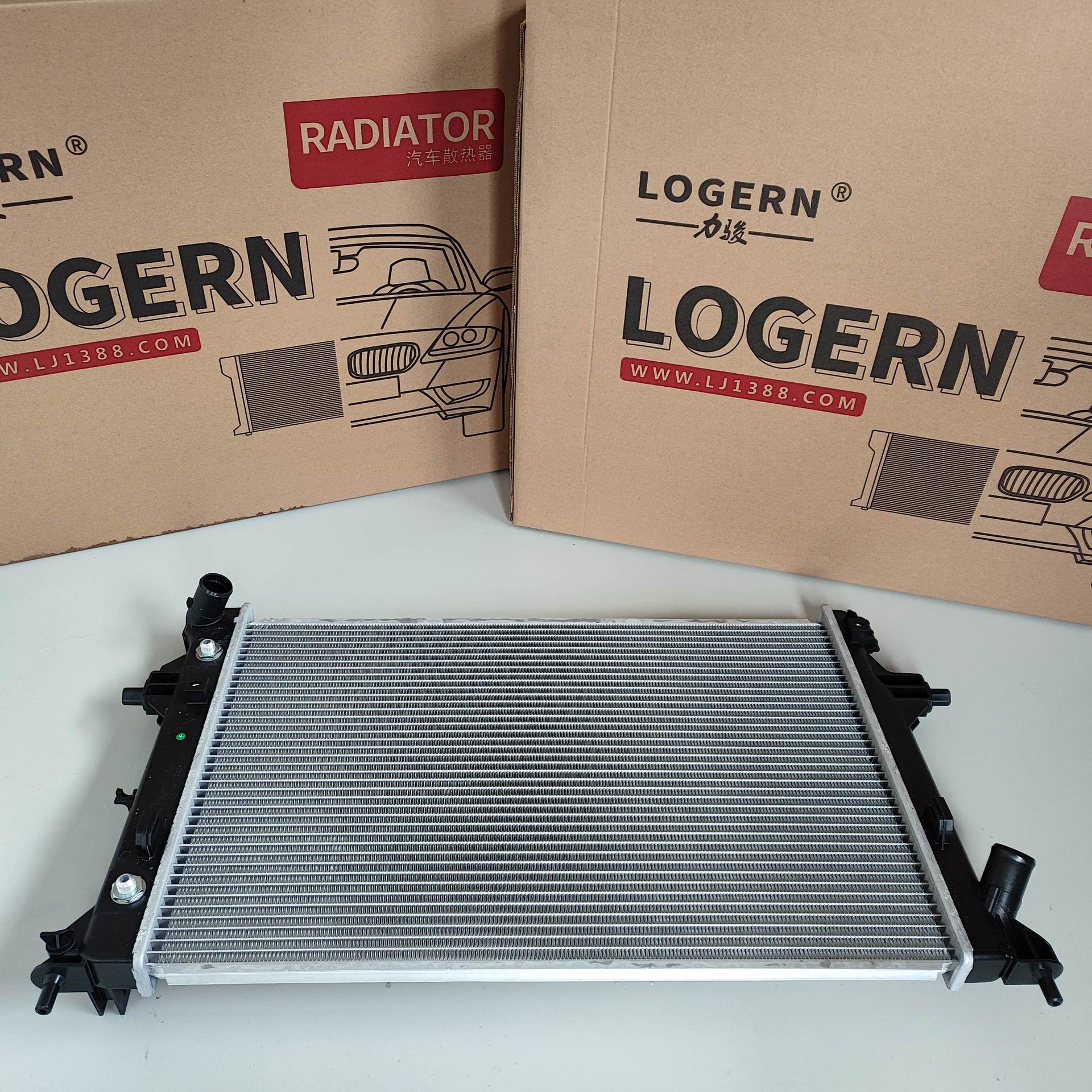 适用于现代汽车散热器水箱 elantra 1.