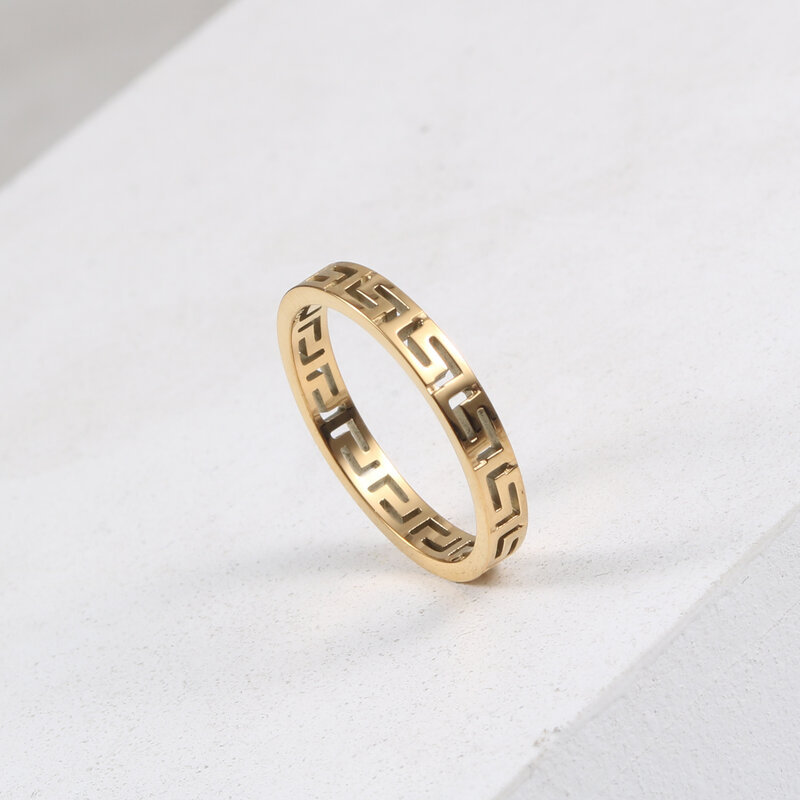 镂空长城纹路戒指 钛钢电镀18k金