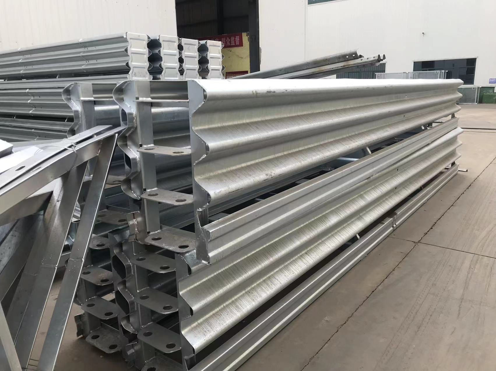 高速护栏三波两波护栏板