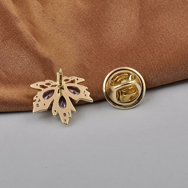 European and American Fashion New Style Micro Inlaid Zircon Maple Brooch Senior Sense Volkswagen Versatile Pin Coat Overcoat Ornament