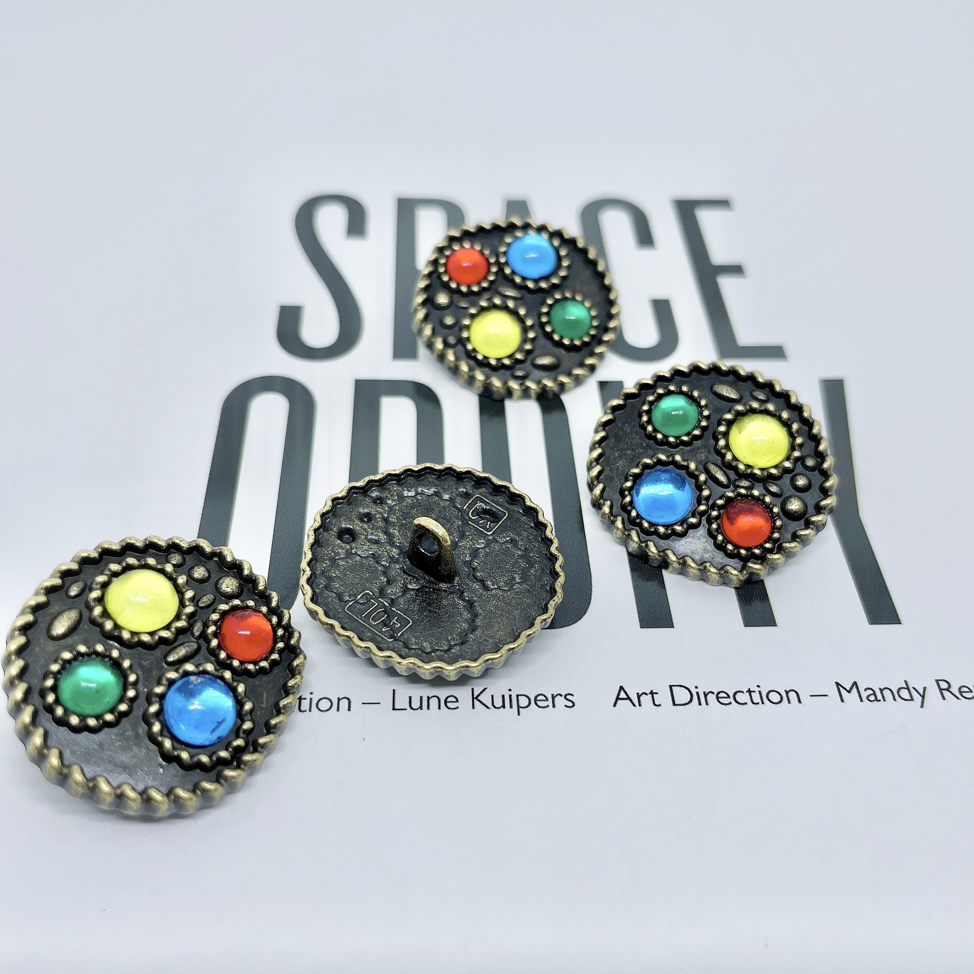 源头厂家宝石复古彩珠宝石金属高脚纽扣小香风外套针织衫装饰扣子