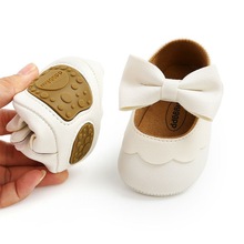 婴儿鞋子软底学步鞋春秋女宝宝0-1周岁八十6-9公主小皮鞋柔软单鞋