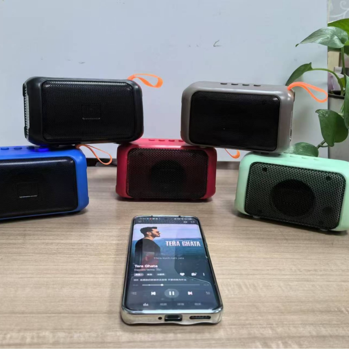 爆款户外便携式蓝牙音响大音量随身声卡广场舞u盘插卡低音炮音箱