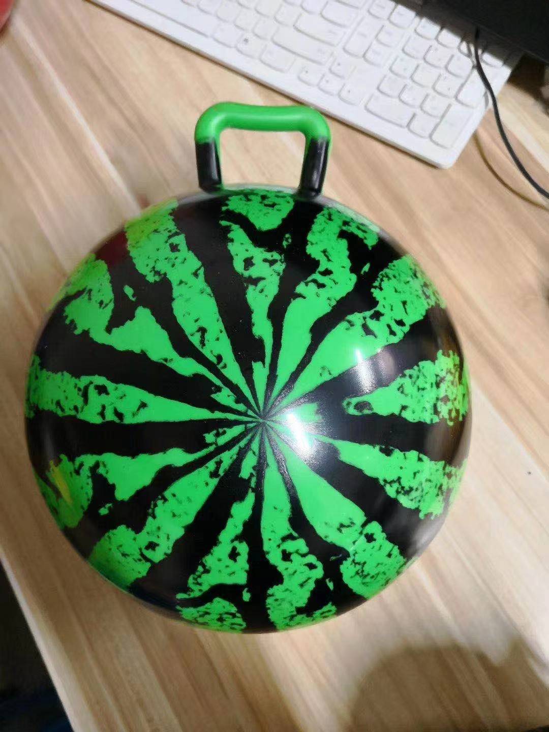 批发手柄西瓜球幼儿园充气球儿童拍拍球地摊玩具球2元玩具批发