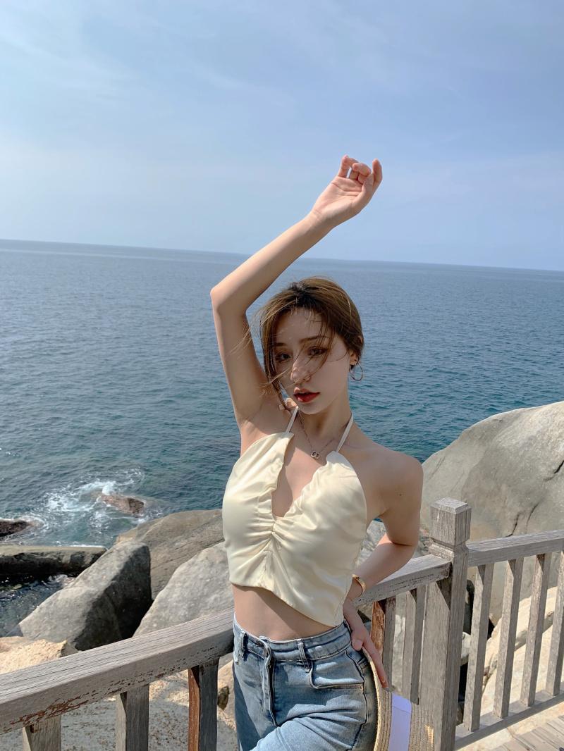 v领小吊带挂脖短款紧身内搭背心上衣女