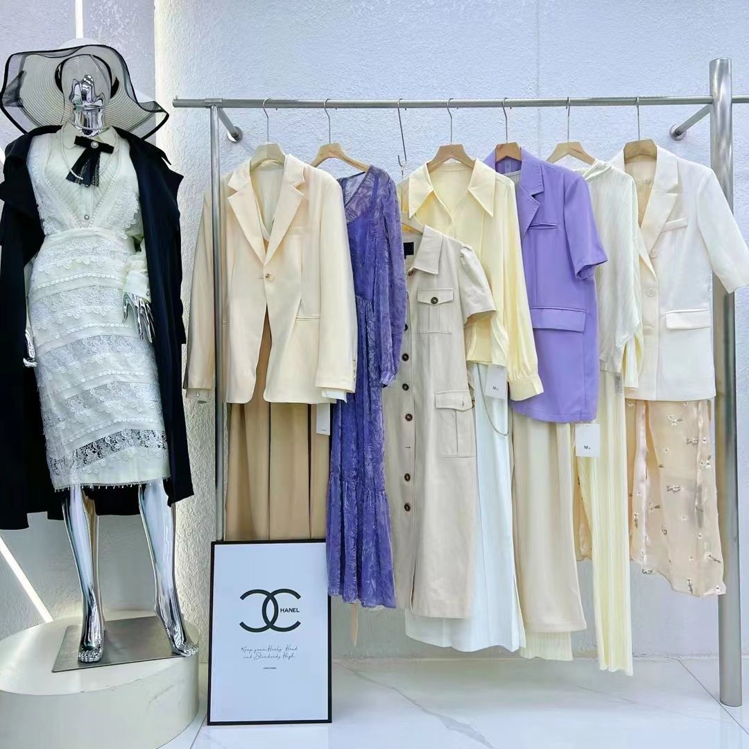 杭州四季青女转品牌撤柜库存外套清仓实体店货源直播