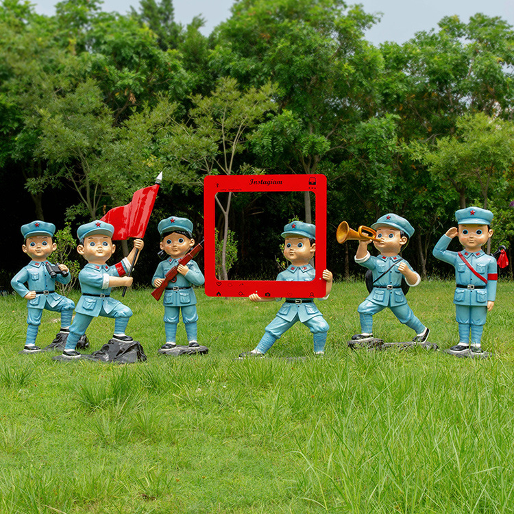 仿真卡通彩绘八路吹号红军玻璃钢模型雕塑革命抗战工程纪念馆摆件
