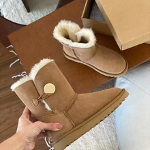 桑坡羊皮毛一体纽扣中筒5803女式雪地靴羊毛女鞋U代休闲百搭
