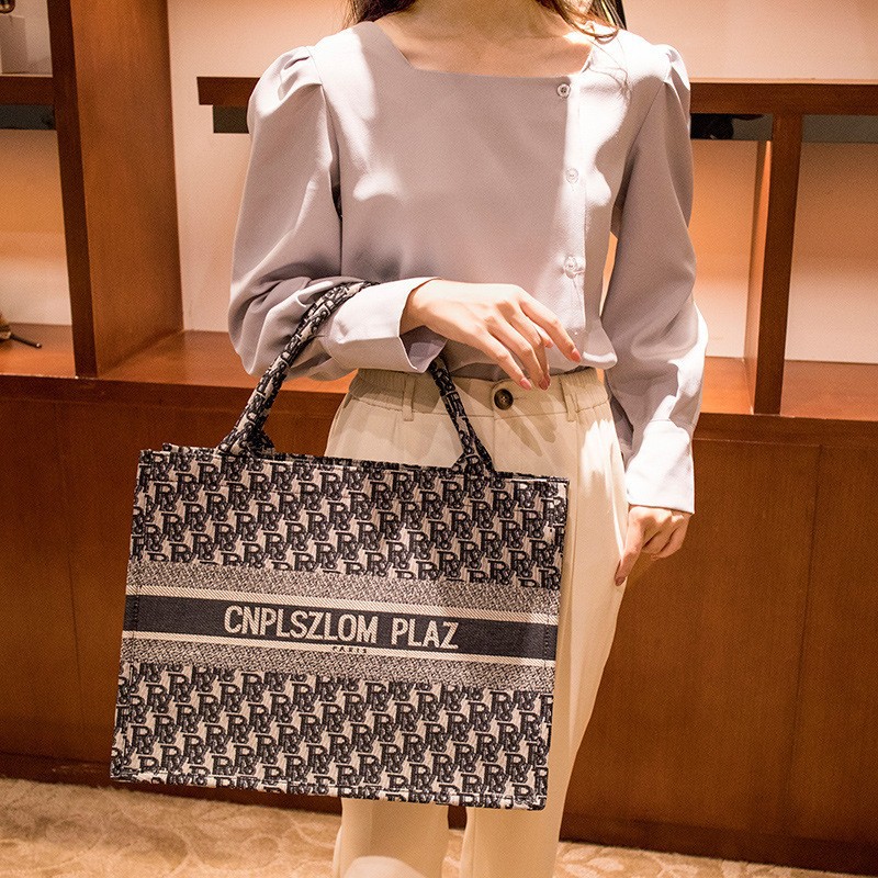 香港代购大牌女包2022新款网红明星同款刺绣托特包购物袋手提大包