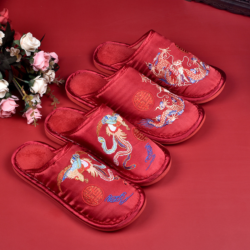 Spot Goods Dragon and Phoenix Slippers Wedding Couple Pack Supplies Autumn and Winter Wedding Dowry Red Happy Marriage Bridal Slippers Manufacturer