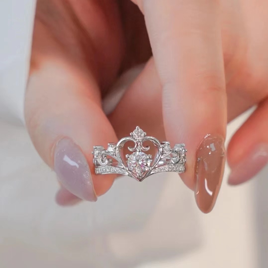 抖音爆款公主皇冠戒指莫桑石高品质镶钻指环钻戒工厂批发一件代发