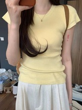 黄色冰丝针织针织衫女夏季洋气百搭短袖圆领修身显瘦薄款正肩上衣