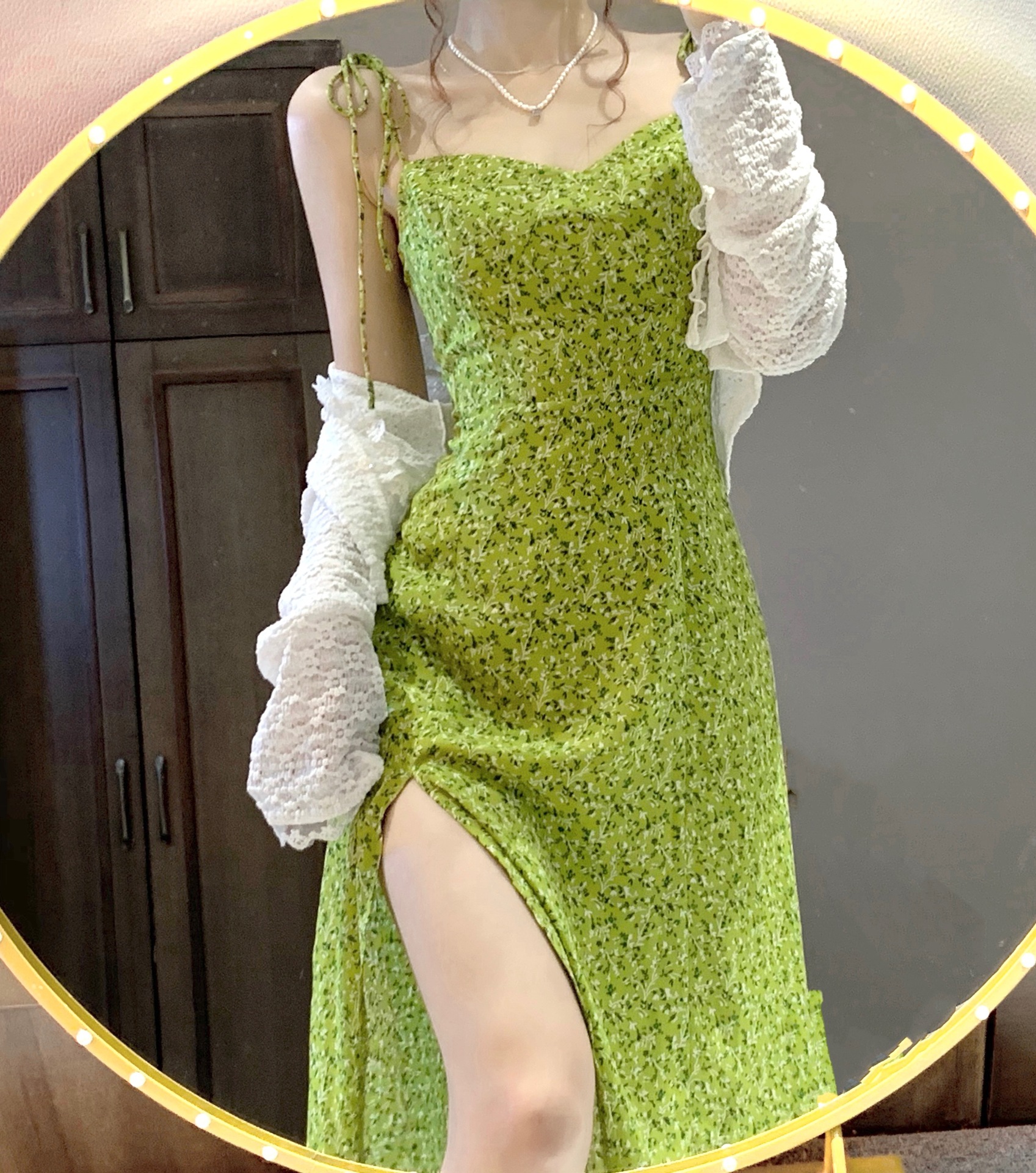 绿色裙子高级感长裙夏新款雪纺碎花裙吊带裙显瘦修身连衣裙女春装