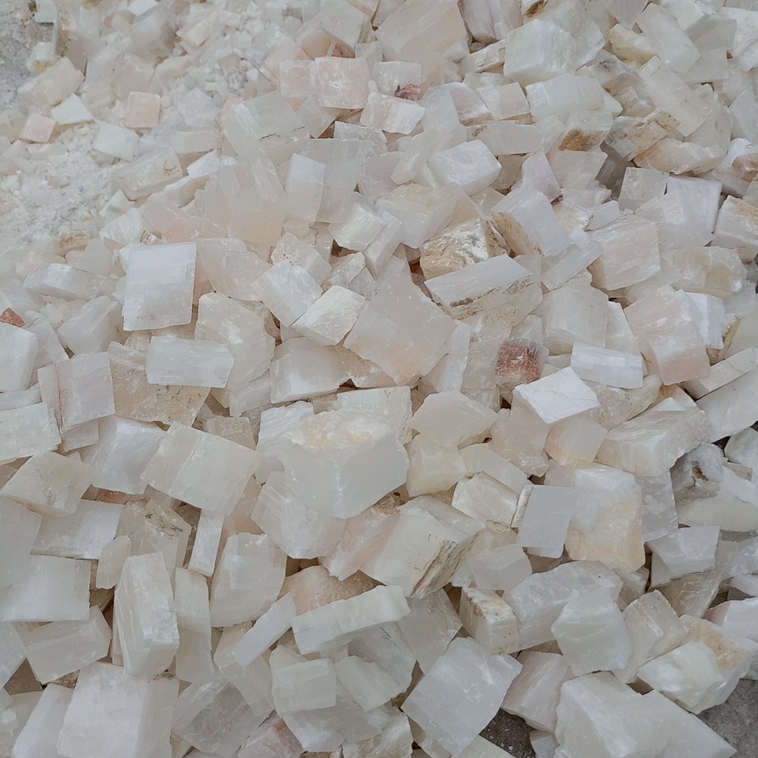 厂家供应方解石粉方解石颗粒方解石原矿工业方解石粉透明方解石
