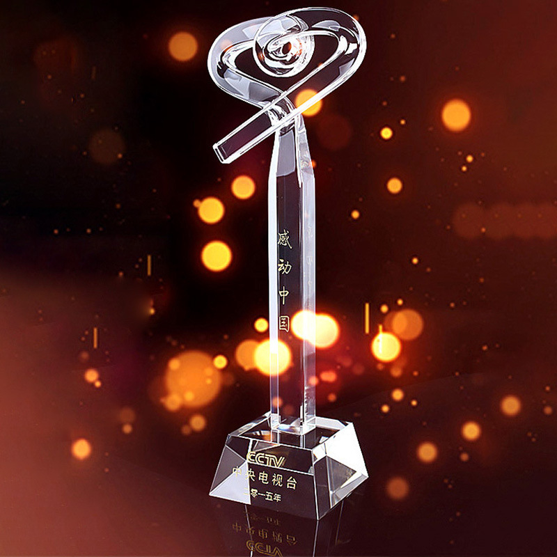 新款奖品 高档现货 纪念品精品 感动中国 水晶爱心奖杯 厂家直供