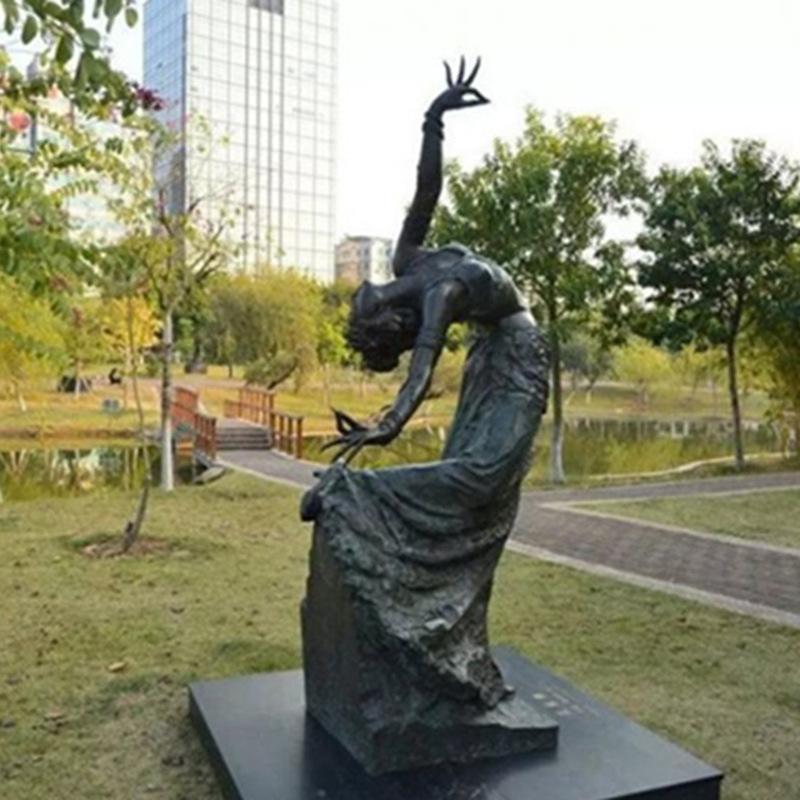 铸铜跳舞女孩雕像芭蕾舞小女孩雕塑户外人物小区门口景观装饰摆件