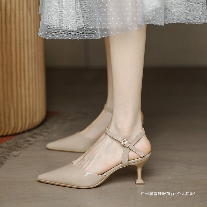 夏季尖头高跟鞋女细跟2024年新款漆皮奶茶色百搭配裙子包头凉鞋女